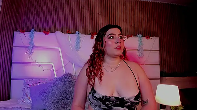 AdelaTaylor online show from 10, 9, 2025