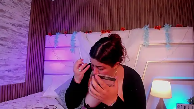 AdelaTaylor online show from 6, 10, 2025