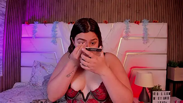 AdelaTaylor online show from 9, 10, 2025