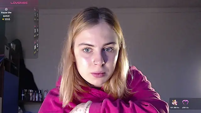 Snapshot of Alismoona chatting on 27, 11, 2025 Alismoona online show from 27, 11, 2025