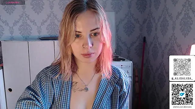 Snapshot of Alismoona chatting on 4, 12, 2025 Alismoona online show from 4, 12, 2025