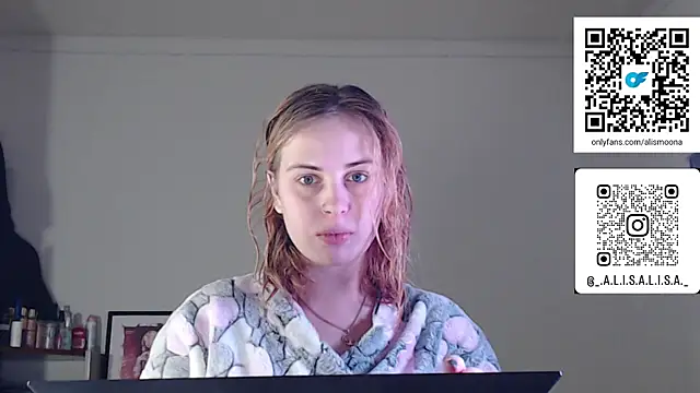 Snapshot of Alismoona chatting on 15, 12, 2025 Alismoona online show from 15, 12, 2025