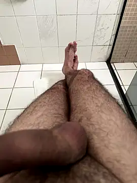 Snapshot of XUCRUTES42 chatting on 26, 11, 2025 XUCRUTES42 online show from 26, 11, 2025