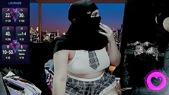 SultanaLayla online show from 12, 11, 2025