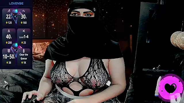 SultanaLayla online show from 3, 12, 2025