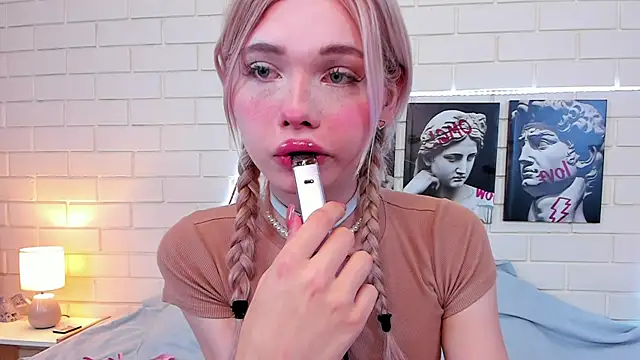 Blondy Fina online show from 19, 9, 2025