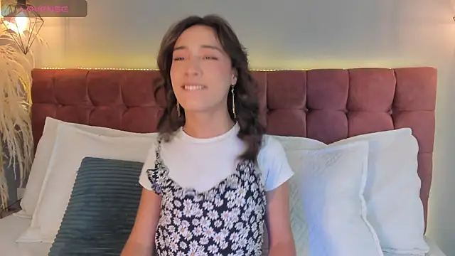 Snapshot of victoria_decapri chatting on 23, 11, 2025 victoria decapri online show from 23, 11, 2025