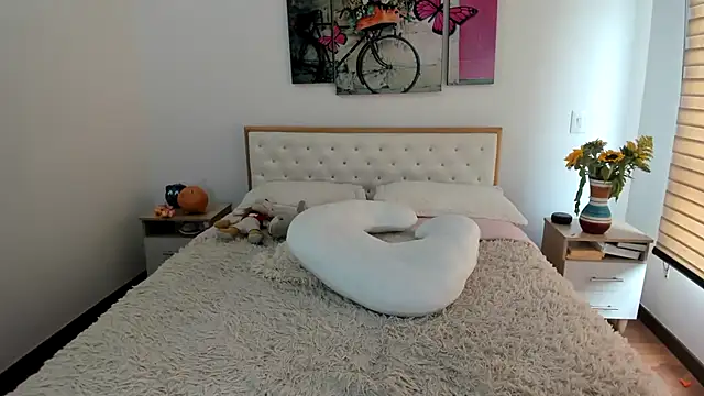 Snapshot of Tania_xw chatting on 27, 10, 2025 Tania xw online show from 27, 10, 2025