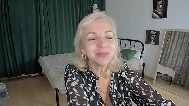 Snapshot of LiliaMoons chatting on 30, 11, 2025 LiliaMoons online show from 30, 11, 2025