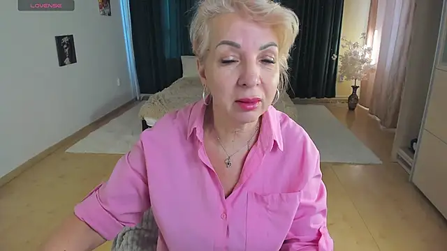 LiliaMoons online show from 10, 3, 2026