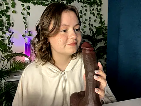 MoonIvy  online show from 21, 11, 2025