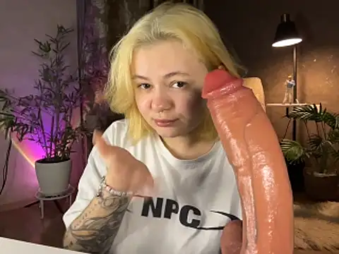 MoonIvy  online show from 6, 3, 2026