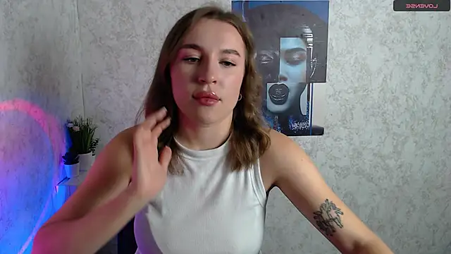Snapshot of JuliaTopp_ chatting on 5, 10, 2025 JuliaTopp online show from 5, 10, 2025