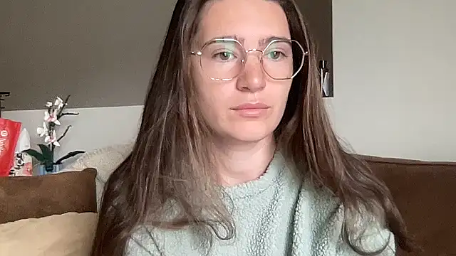 Snapshot of bambifarrina chatting on 11, 9, 2025 bambifarrina online show from 11, 9, 2025