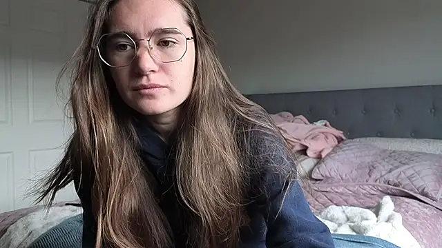 Snapshot of bambifarrina chatting on 16, 10, 2025 bambifarrina online show from 16, 10, 2025