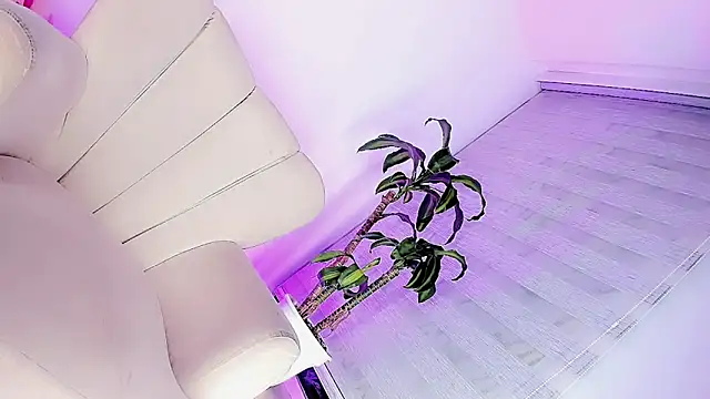 Eboney Hott online show from 28, 5, 2026