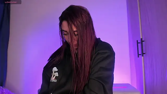 scarlett Collinss online show from 23, 12, 2025