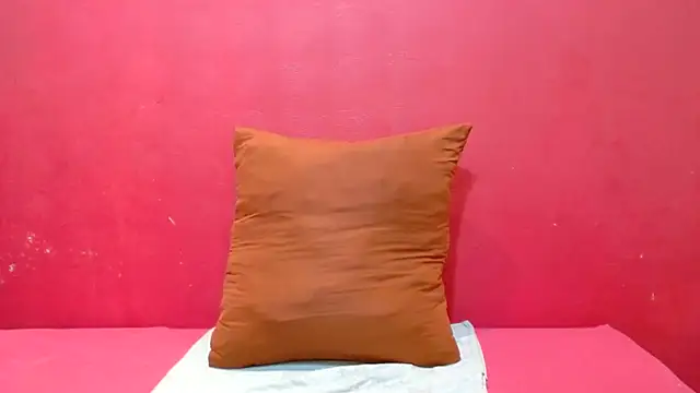 Snapshot of GlowGoddessxx chatting on 27, 10, 2025 GlowGoddessxx online show from 27, 10, 2025