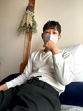 Snapshot of tom19899q chatting on 18, 11, 2025 tom19899q online show from 18, 11, 2025