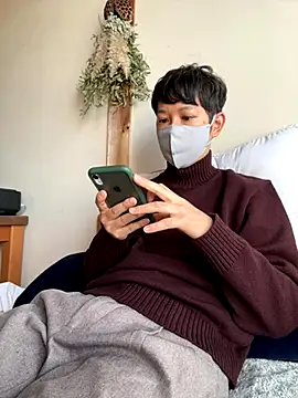 Snapshot of tom19899q chatting on 18, 11, 2025 tom19899q online show from 18, 11, 2025