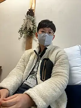 Snapshot of tom19899q chatting on 21, 11, 2025 tom19899q online show from 21, 11, 2025