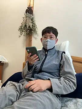 Snapshot of tom19899q chatting on 29, 11, 2025 tom19899q online show from 29, 11, 2025