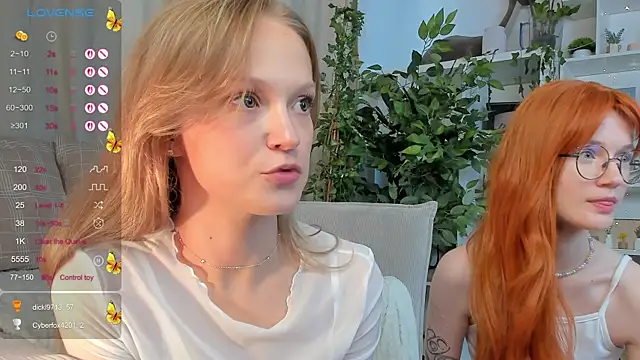 Snapshot of Kara_smalltits chatting on 18, 9, 2025 Kara smalltits online show from 18, 9, 2025