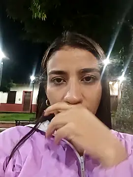 Snapshot of -juicy_ chatting on 24, 10, 2025 -juicy online show from 24, 10, 2025