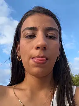 Snapshot of -juicy_ chatting on 3, 11, 2025 -juicy online show from 3, 11, 2025