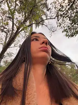 -juicy  online show from 3, 3, 2026