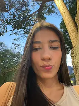 -juicy  online show from 6, 3, 2026