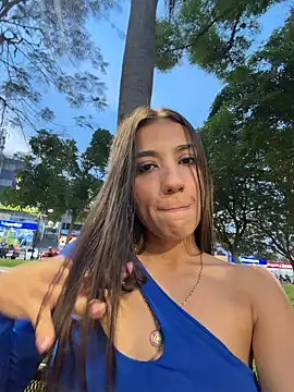 -juicy  online show from 11, 4, 2026