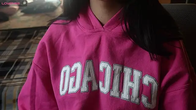 Snapshot of NidhiChandra chatting on 3, 12, 2025 NidhiChandra online show from 3, 12, 2025