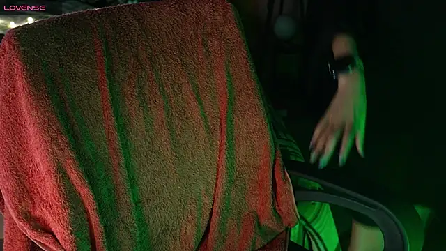 Snapshot of NidhiChandra chatting on 18, 12, 2025 NidhiChandra online show from 18, 12, 2025