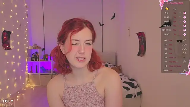 Snapshot of bananasgirl chatting on 12, 11, 2025 bananasgirl online show from 12, 11, 2025