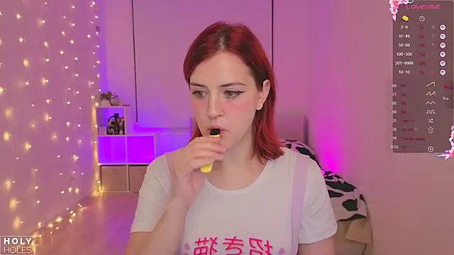 Snapshot of bananasgirl chatting on 15, 11, 2025 bananasgirl online show from 15, 11, 2025