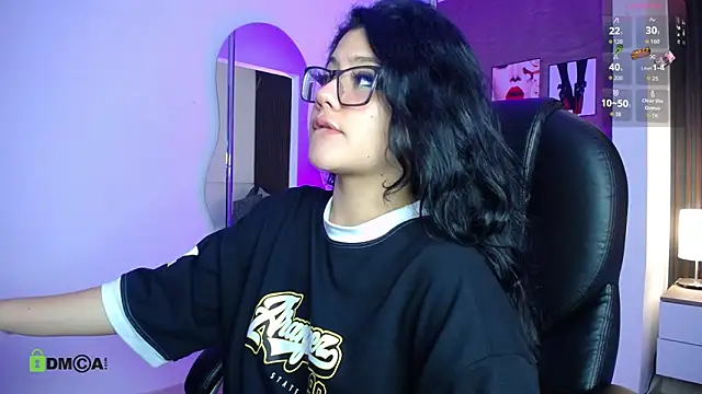 Snapshot of Dulcerose_01 chatting on 29, 10, 2025 Dulcerose 01 online show from 29, 10, 2025