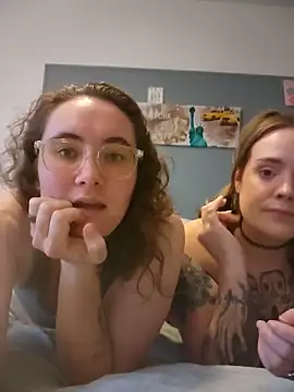 Snapshot of AndHerXO chatting on 27, 5, 2026 AndHerXO online show from 27, 5, 2026