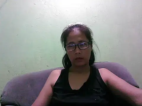 HotLadyPinay32 online show from 26, 4, 2026