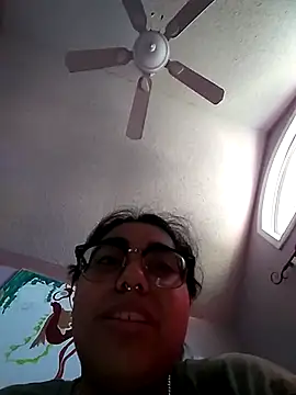 Snapshot of Lovelyrainn chatting on 10, 9, 2025 Lovelyrainn online show from 10, 9, 2025