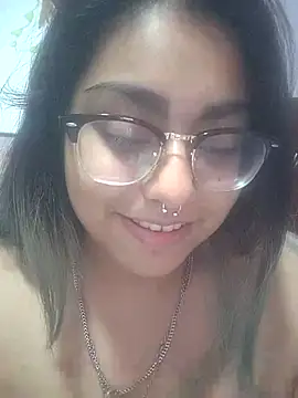 Snapshot of Lovelyrainn chatting on 10, 11, 2025 Lovelyrainn online show from 10, 11, 2025