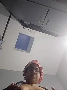 Snapshot of Lovelyrainn chatting on 16, 11, 2025 Lovelyrainn online show from 16, 11, 2025