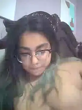 Snapshot of Lovelyrainn chatting on 18, 11, 2025 Lovelyrainn online show from 18, 11, 2025