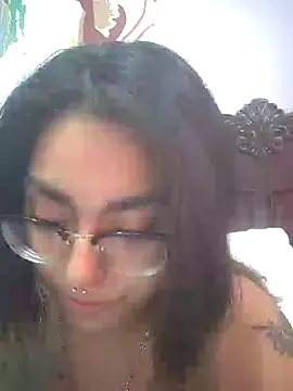 Snapshot of Lovelyrainn chatting on 2, 12, 2025 Lovelyrainn online show from 2, 12, 2025