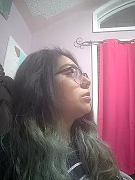 Snapshot of Lovelyrainn chatting on 14, 12, 2025 Lovelyrainn online show from 14, 12, 2025