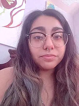 Snapshot of Lovelyrainn chatting on 15, 12, 2025 Lovelyrainn online show from 15, 12, 2025