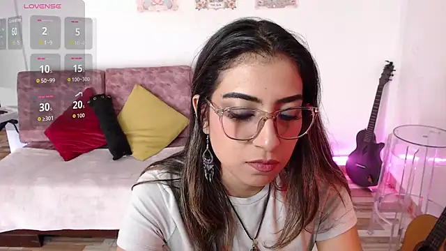 Snapshot of Susanahendrix chatting on 4, 12, 2025 Susanahendrix online show from 4, 12, 2025