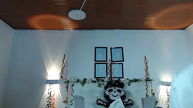 Megan 05  online show from 5, 11, 2025