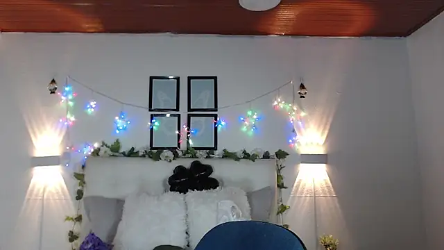 Megan 05  online show from 10, 4, 2026