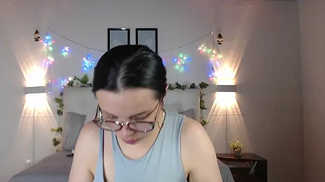 Megan 05  online show from 18, 4, 2026